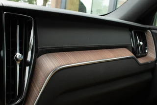 Volvo XC60 2.0 T6 PHEV Long range AWD Ultimate Dark|Luchtvering|Massage|Stoel+stuurverwarming|stoelverkoeling|HUD|Pano|Pilot assist| / 52