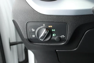Audi Q2 35 TFSI 150pk S Edition Panoramadak Keyless Virtual Cockpit LED Koplampen S-Line / 19
