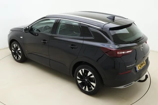 Opel Grandland X 1.6 Turbo Hybrid Business Elegance 225 PK Automaat | Trekhaak | Camera | Keyless | Elektrische achterklep | Climate control | Stoelverwarming | Dakrails / 5