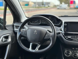 Peugeot 2008 1.2 Puretech Active Goed onderhouden ''Trekhaak - PDC - Infotainment '' / 13