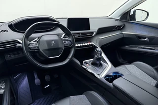 Peugeot 3008 1.2T Allure | 130PK | Trekhaak | Stoelverwarming | Parkeercamera | Parkeersensoren Voor & Achter | / 18