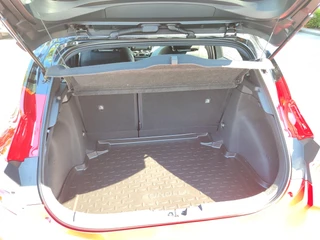 Toyota Corolla 1.8 HYBRID STYLE BI-TONE STOELVERW TREKHAAK KEYLESS 17'' LM-VELGEN APPLE/ANDROID CLIMA AD-CRUISE PRIVACY GLASS / 31
