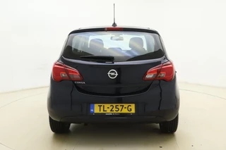 Opel Corsa 1.4 Favourite | Navigatie | Parkeersensoren | Lichtmetalen velgen | 5 Deuren | Cruise control | DAB Radio | Mistlampen voor / 12