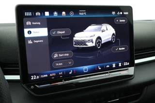 Volkswagen T-Roc 1.5 eTsi 150pk DSG R-Line First Edition Trekhaak Camera Keyless Stoelverwarming Virtual Cockpit Carplay / 40