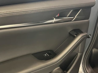 Mazda 3 2.0 e-SkyActiv-G M Hybrid 122 Luxury | 360CAM | TRHK | BOSE / 57