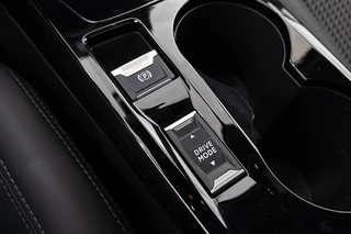 Peugeot e-2008 EV GT 50 kWh Achteruitrijcamera Apple Carplay Dodehoek LED Koplampen / 38