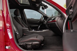 BMW 1-serie 125i Business+ | Sport Line | NL auto | Schuif-/kanteldak | Keyless entry | HiFi audio | Stoelverwarming | Xenon | Sportstuur | Navigatie Professional | Bluetooth | PDC / 15