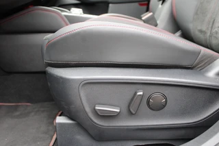 Ford Kuga 2.5 PHEV ST-Line X  | Panoramadak | Trekhaak | B&O | Winterpack / 20