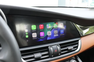 Alfa Romeo Giulia 2.0T SUPER AUT ORIG.NL/A.CarPlay/Ad.Cruise/Stuur&Stoelverw./18inch 114dkm! / 35