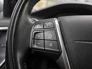 Volvo V60 1.6 T3 R-Design / 19