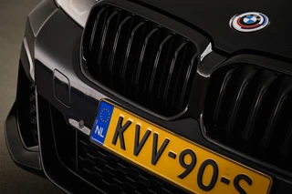 BMW 5-serie Touring 530e xDrive M-Sport | LEDER | STOELVERWARMING | TREKHAAK | 19" / 20