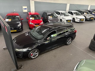Ford Focus Wagon 1.0 EcoBoost Hybrid ST Line Style/ NL auto/ Achteruitrijcamera/ Sensoren / 43
