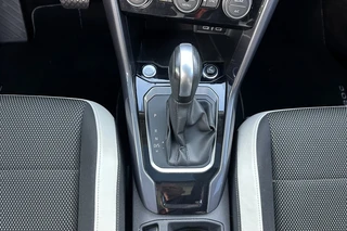 Volkswagen T-Roc 1.5 TSI Sport Automaat / 17