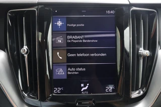 Volvo XC60 T8 Recharge AWD Momentum | Leder | Panoramadak | Parkeercamera | Keyless / 26