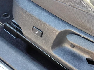 Toyota Corolla Touring Sports 1.8 Hybrid Style TREKHAAK BLIND SPOT STOEL/STUURVERW PARK-SENSOREN HEAD-UP EL-ACHTERKLEP APPLE/ANDROID 16'' LM-VELGEN AD-CRUISE CLIMA / 13