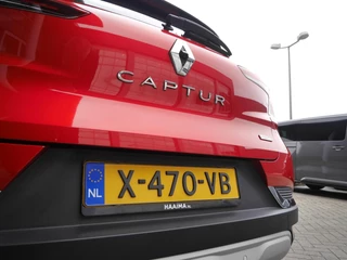 Renault Captur 1.6 E-Tech Plug-in Hybrid 160 Intens | Panorama dak | Achteruitrijcamera | Lichtmetalen velgen | Navigatie | Cruise control | Stoelverwarming | / 43