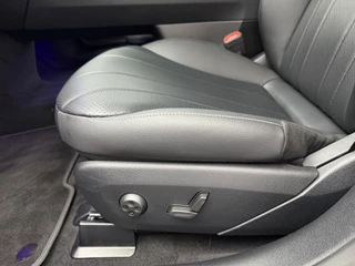 Mercedes-Benz EQE 300 Business Edition 89 kWh SOH 98,9% Warmtepomp | Panoramadak | Leer | Adaptive Cruise Control / 12
