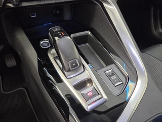 Peugeot 5008 1.2 PureTech Blue Lease Allure  7-Persoons Navigatie Full-led / 14