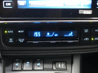 Toyota Auris 1.8 Hybrid Aspiration / 12
