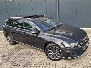 Volkswagen Passat Variant 1.4 TSI PHEV GTE * Panoramadak * Elek. Achterklep * Navigatiesysteem * 18 Inch Velgen * / 41