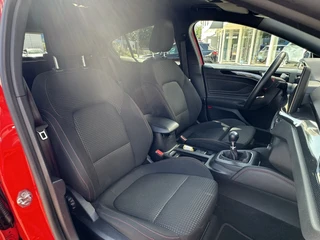Ford Focus 1.0 EcoBoost Hybrid ST Line X  | Adapt. Cruise | Apple/Android | Stuur- en stoelverwarming | Keyless | PDC v+a incl. camera / 115
