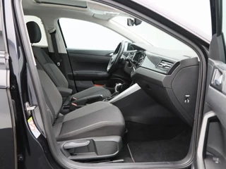 Volkswagen Taigo 1.0 TSi 110 Pk Automaat Life Business | Panorama dak | Adaptive cruise | Stoelverwarming | Trekhaak | CarPlay | 17 Inch | 86.564 Km !! / 39