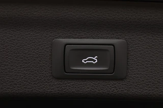Audi Q3 45 TFSI Hybrid Edition Camera Trekhaak App-connect Stoelverwarming / 17