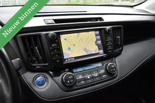 Toyota RAV4 2.5 Hybrid AWD Executive 1650KG TREKGEWICHT! LEDER/LED/NAVI/ETC.! / 7