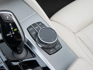 BMW 5-serie 530e iPerformance High Executive / 17