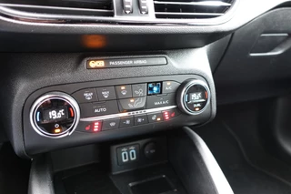 Ford Focus 1.0 EcoBoost Titanium X Business ST Line Winterpakket | LED | PDC | Camera | / 31