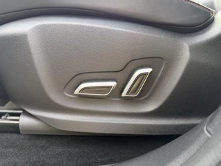 MG EHS 1.5 TGDI Luxury PHEV / 8