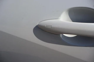 Toyota Yaris 1.5 HYBRID 115 STYLE STOEL-STUUR VERW. DODEHOEK LED KOPLAMPEN KEYLESS PARK.SENSOREN V+A / 8