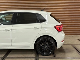 Volkswagen POLO 1.0 TSI Style Black Edition Business | Matrix LED | IQ.Light |CarPlay | Stoelverwarming | ACC | Camera | Trekhaak / 43
