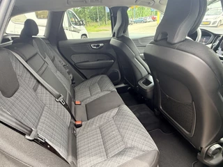 Volvo XC60 2.0 B4 Momentum Business  | Keyless | LED | Apple/Android | PDC v+a incl. Camera | Google | Elekt. Klep / 66