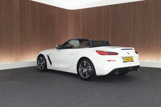 BMW Z4 Roadster sDrive20i 197pk High Executive Stoelverwarming Leder LED Navigatie / 6