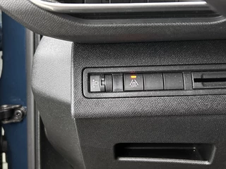 Peugeot 5008 1.2 PureTech Allure | 7 Persoons | Camera | Cruise | CarPlay | Navi / 28