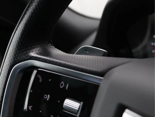 Land Rover Range Rover Evoque P300e R-Dynamic HSE  | Pano | 360 Camera / 44