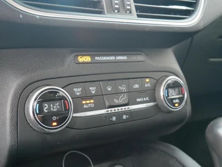 Ford Focus 1.5 EcoBoost Titanium Business NL Auto| Trekhaak| Dealer onderhouden / 17