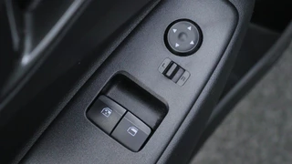 Hyundai i10 1.0 Comfort 5-zits All Seasons | Carplay | / 18
