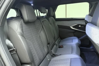Peugeot 5008 1.2 Hybrid 145 GT 7p | Automaat | Elektr. achterklep | Stoel- & stuurverwarming | 7 Persoons | Adaptieve Cruise Control | Navigatie | Achteruitrijcamera / 19