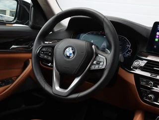 BMW 5-serie Touring 530e Luxury Line | SOH 91% | LASER LED | H&K audio / 42