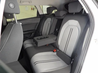 Seat Leon 1.0 TSI 110pk Style / 38