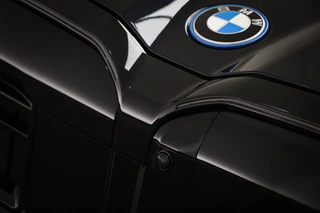 BMW 5-serie Touring 550e xDrive | INNOVATION / M SPORT PRO- PACK | PANORAMADAK | HEAD UP | STUURVERWARMING | 360 CAMERA | 20" / 21