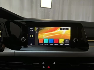 Volkswagen Golf 1.0 TSI 110pk Life Sfeerverlichting Navigatie Parkeersensoren App-Connect / 13
