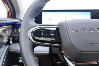 Omoda 5 EV Premium 61 kWh | Camera's rondom | Schuif/kantel dak | LED verlichting | Lederen bekleding | Stoelverwarming/ventilatie | Sfeerverlichting | Drive assist / 21