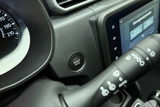 Dacia Duster 1.3 TCe 150 Journey Automaat | Navigatie | Camera | Keyless | Dakrails | Weinig kilometers | Hoge instap | Lichtmetalen velgen / 29
