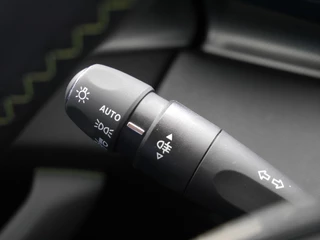 Peugeot 308 1.2 Hybrid 136 e-DCS6 GT | Demo | Automaat | Keyless entry & start | Led verlichting | 18 inch Lichtmetalen velgen | Navigatie | Adaptive cruise control | Rondom camera | Regensensor / 15