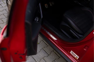 Peugeot 2008 1.2 PureTech GT-line  | Distributie riem V.V. | Carplay | Parkeersens. / 28