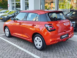 Suzuki Swift 1.2 COMFORT SMART HYBRID  Direct Leverbaar | Tot 10 JAAR GARANTIE!  Inclusief € 2.200,- Voorraad Voordeel / 4