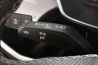 Audi Q3 45 TFSI e S Line / 47